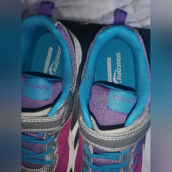 Saucony running shoes - Picture 7 of 9